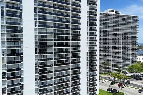 3675 N Country Club Drive Aventura FL 33180