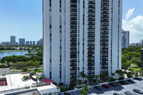 3675 N Country Club Drive Aventura FL 33180