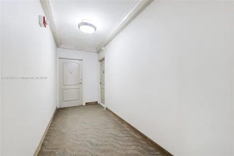 3675 N Country Club Drive Aventura FL 33180