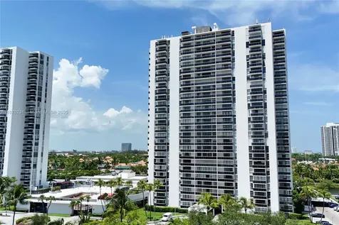 3675 N Country Club Drive Aventura FL 33180