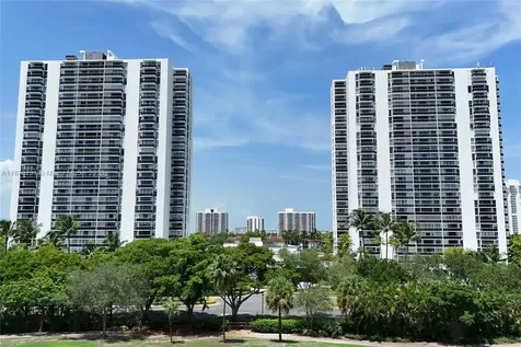 3675 N Country Club Drive Aventura FL 33180