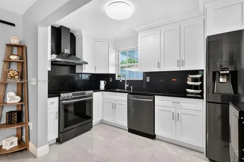 8210 NW 10th Street Pembroke Pines FL 33024