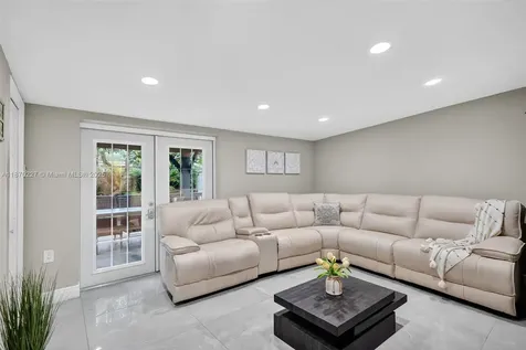 8210 NW 10th Street Pembroke Pines FL 33024