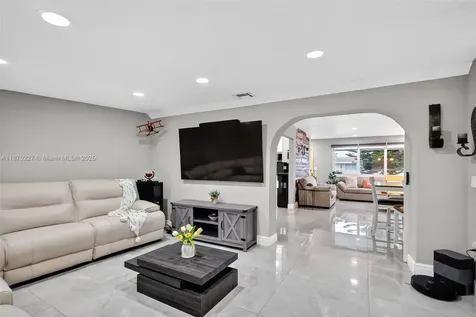 8210 NW 10th Street Pembroke Pines FL 33024