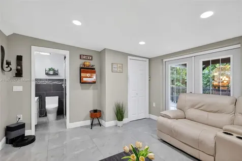 8210 NW 10th Street Pembroke Pines FL 33024