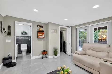 8210 NW 10th Street Pembroke Pines FL 33024