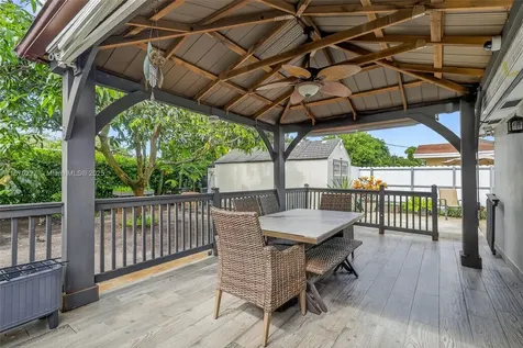 8210 NW 10th Street Pembroke Pines FL 33024