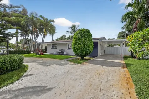 8210 NW 10th Street Pembroke Pines FL 33024