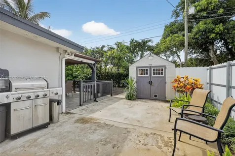 8210 NW 10th Street Pembroke Pines FL 33024
