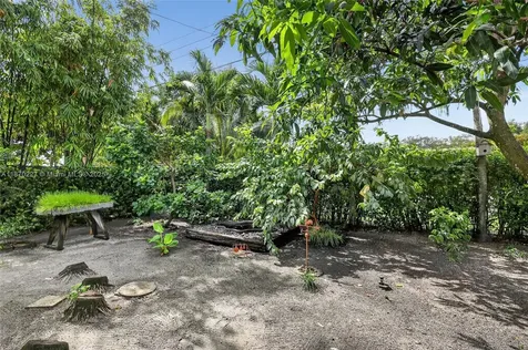 8210 NW 10th Street Pembroke Pines FL 33024