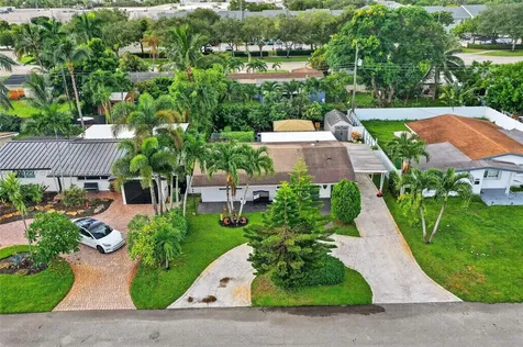 8210 NW 10th Street Pembroke Pines FL 33024