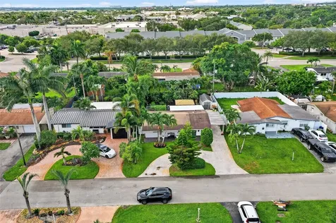 8210 NW 10th Street Pembroke Pines FL 33024