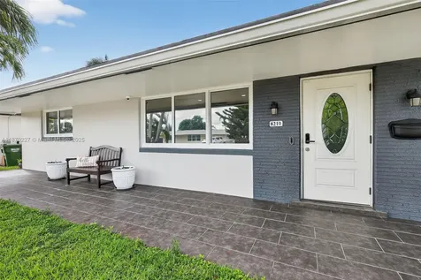 8210 NW 10th Street Pembroke Pines FL 33024