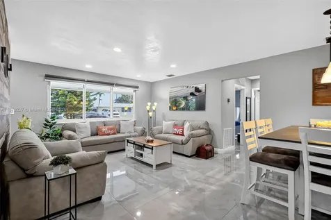 8210 NW 10th Street Pembroke Pines FL 33024
