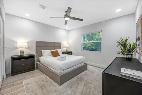 1785 NE 15th Street Fort Lauderdale FL 33304