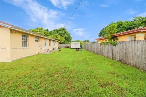 18095 SW 104th Avenue Miami FL 33157