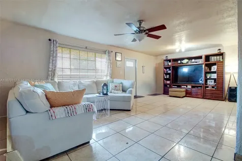 18095 SW 104th Avenue Miami FL 33157