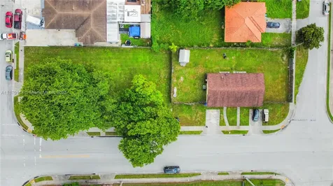 18095 SW 104th Avenue Miami FL 33157