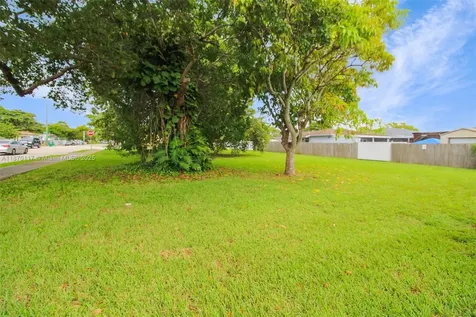 18095 SW 104th Avenue Miami FL 33157