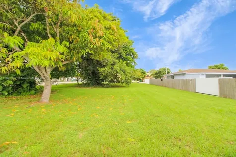 18095 SW 104th Avenue Miami FL 33157