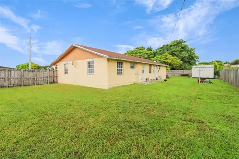18095 SW 104th Avenue Miami FL 33157