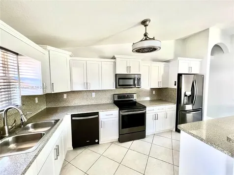 100 NW 3rd Avenue Hallandale Beach FL 33009