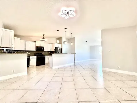 100 NW 3rd Avenue Hallandale Beach FL 33009