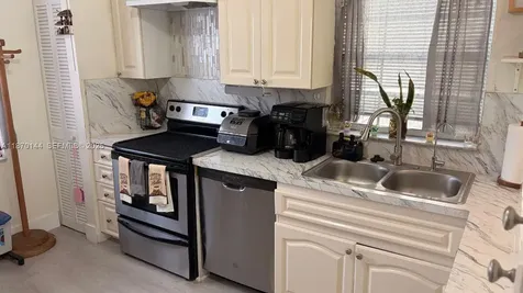 965 SW 180th Terrace Pembroke Pines FL 33029