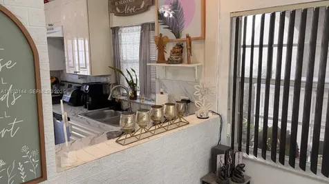 965 SW 180th Terrace Pembroke Pines FL 33029