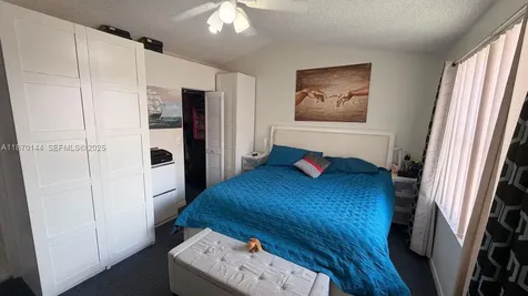 965 SW 180th Terrace Pembroke Pines FL 33029