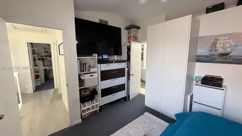 965 SW 180th Terrace Pembroke Pines FL 33029