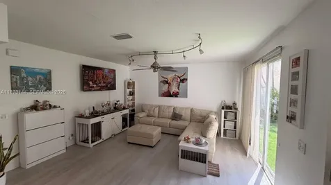 965 SW 180th Terrace Pembroke Pines FL 33029