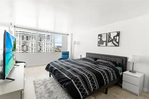18071 Biscayne Boulevard Aventura FL 33160