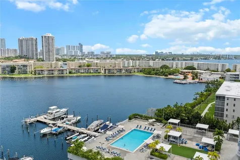 18071 Biscayne Boulevard Aventura FL 33160