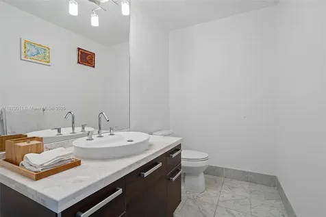 253 NE 2 Street Miami FL 33132