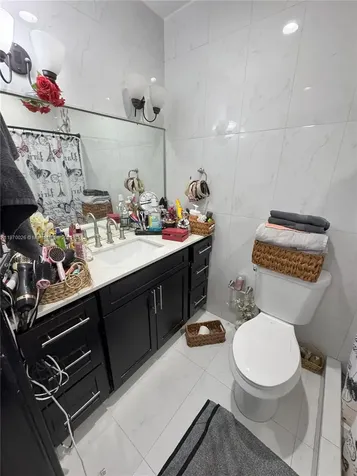 6411 W 27th Way Hialeah FL 33016