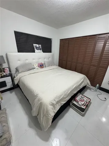 6411 W 27th Way Hialeah FL 33016