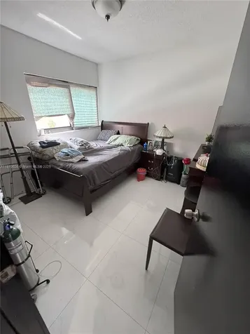 6411 W 27th Way Hialeah FL 33016