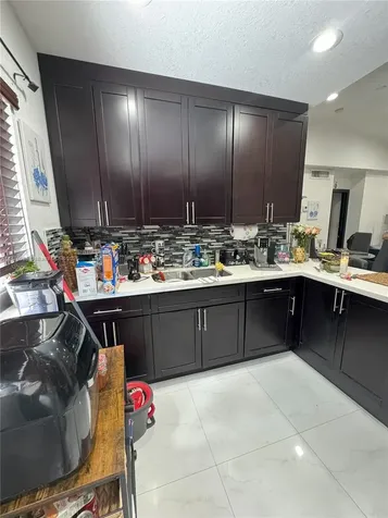 6411 W 27th Way Hialeah FL 33016