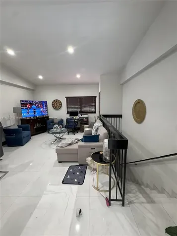 6411 W 27th Way Hialeah FL 33016