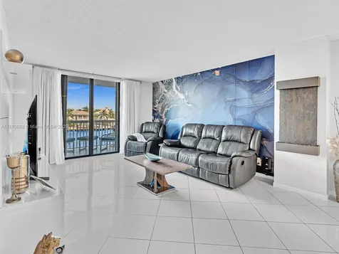 1500 S Ocean Drive Hollywood FL 33019
