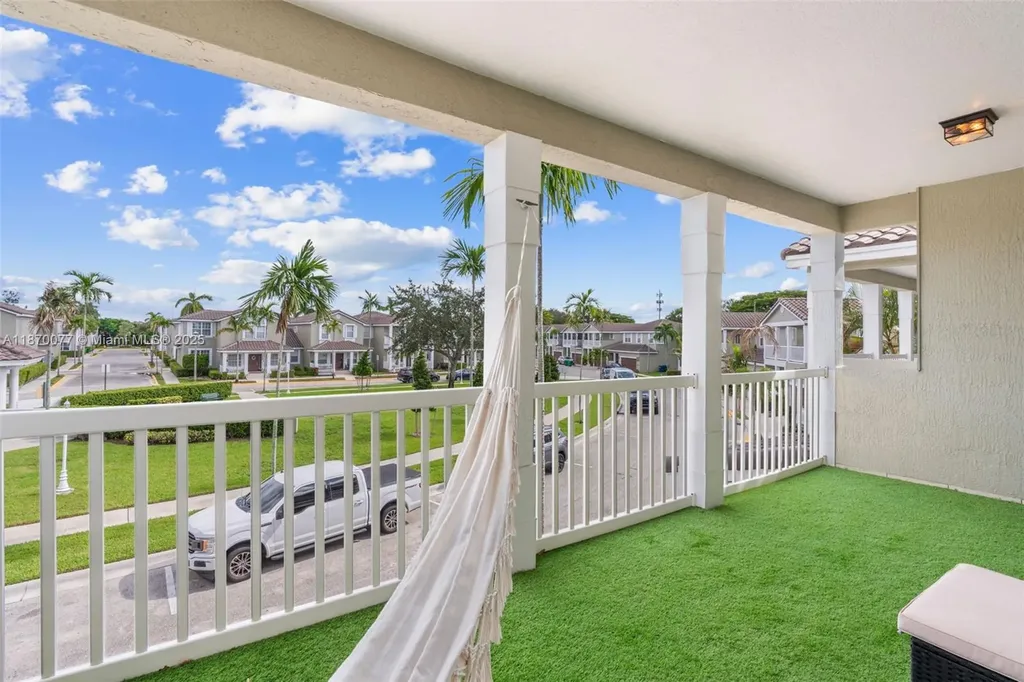 10548 NW 56th Drive Coral Springs FL 33076