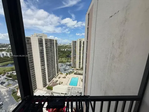 20335 W Country Club Drive Aventura FL 33180