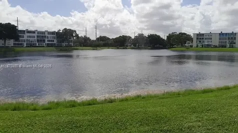 1087 Harwood F Deerfield Beach FL 33442