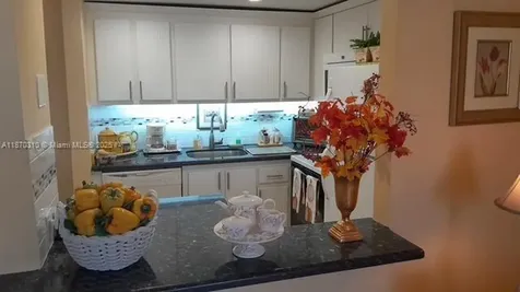 1087 Harwood F Deerfield Beach FL 33442