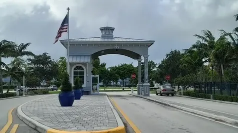 1087 Harwood F Deerfield Beach FL 33442