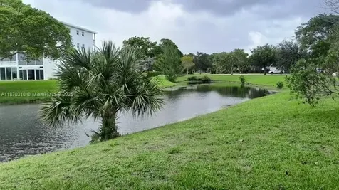 1087 Harwood F Deerfield Beach FL 33442
