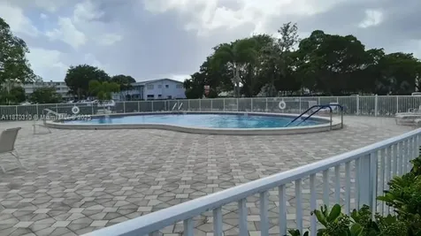 1087 Harwood F Deerfield Beach FL 33442