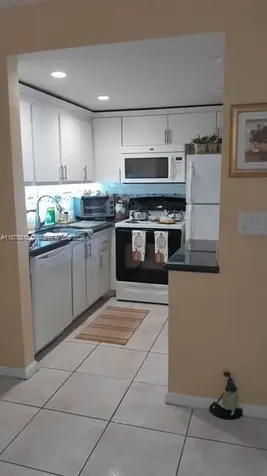1087 Harwood F Deerfield Beach FL 33442