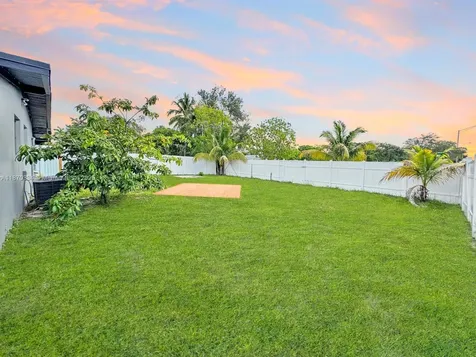 2861 Davie Boulevard Fort Lauderdale FL 33312